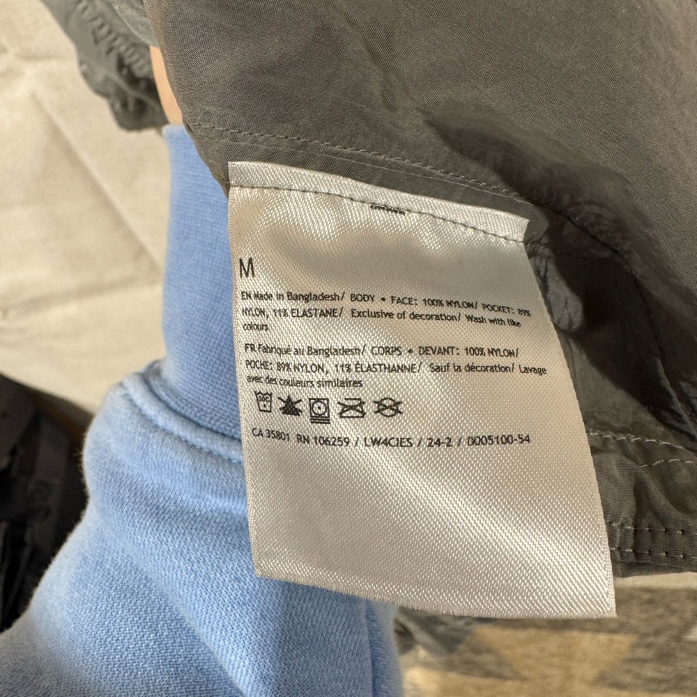 lululemon athletica Gray Utility Rain Jacket Lightweight Relaxed Fit NWOT - Picture 14 of 14
